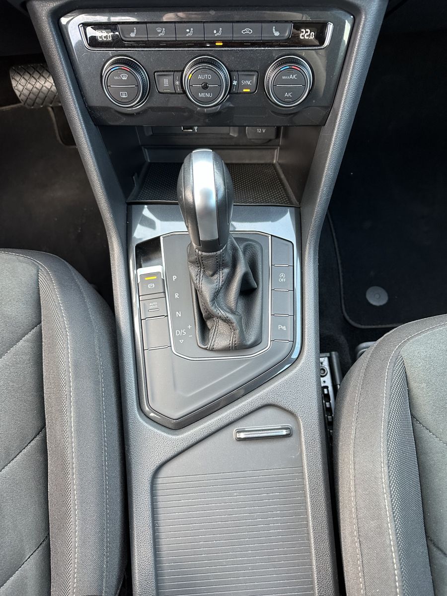 Fahrzeugabbildung Volkswagen Tiguan 2.0 TDI DSG HL NAV+LED+ACC+CARPLAY+SHZ+PP