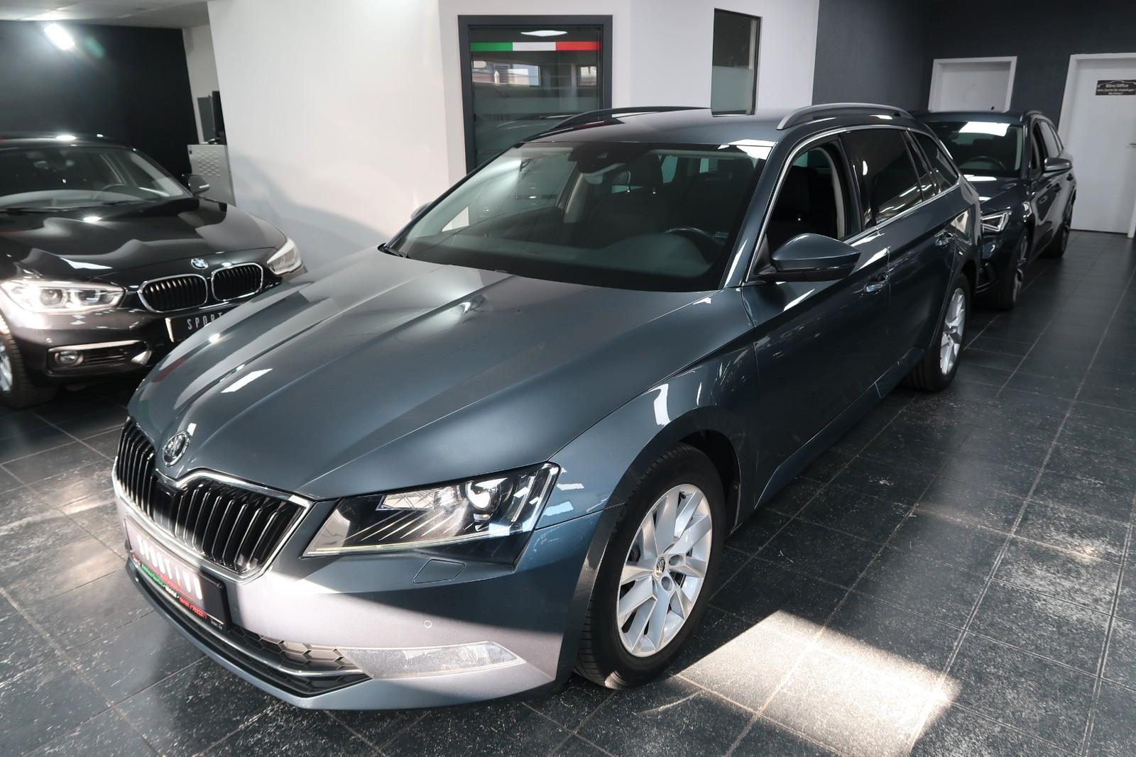 Skoda Superb Combi Ambition*Carplay*ACC*Kamera*BI-Xeno