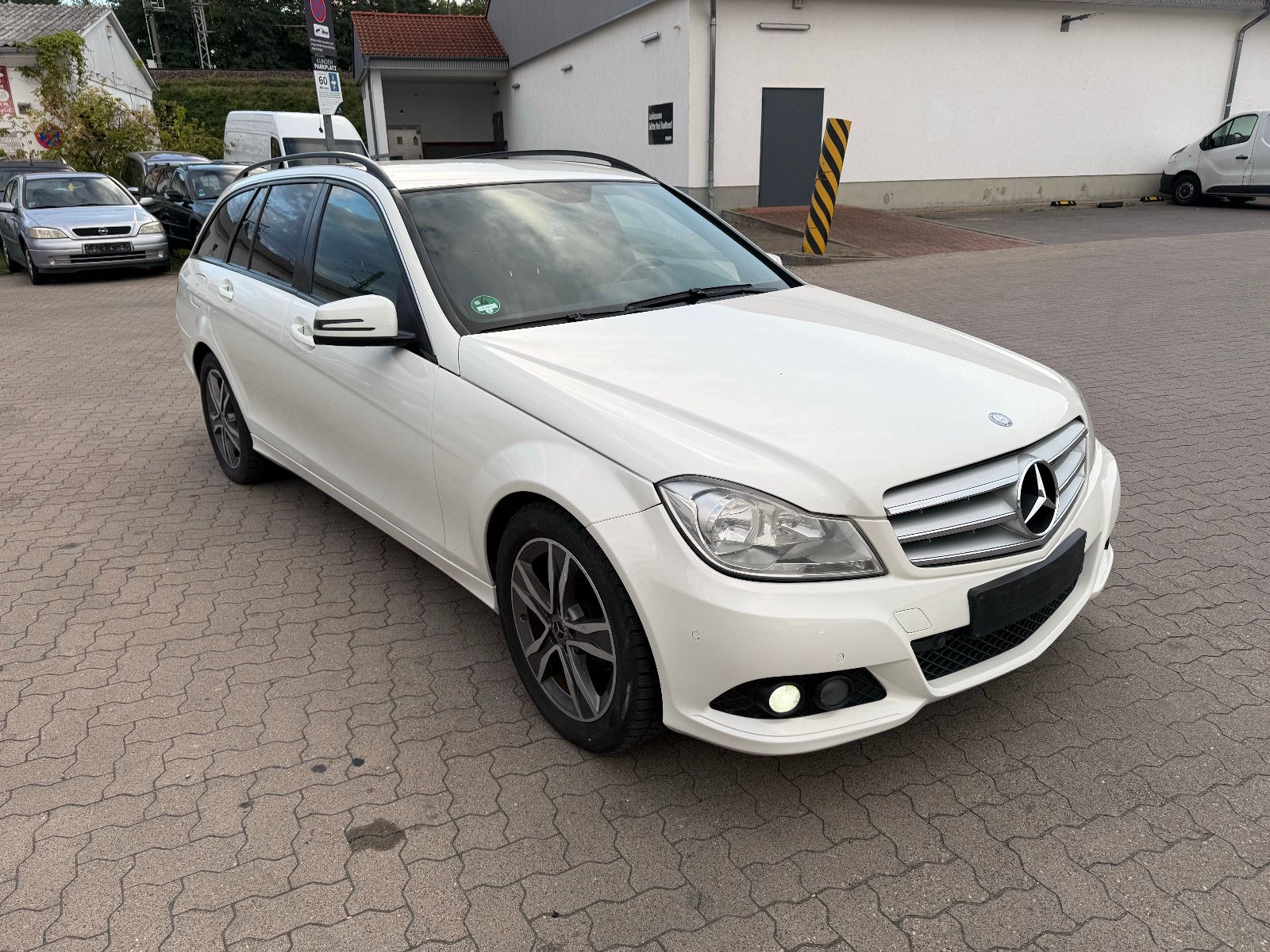 Mercedes-Benz C 220 CDI T BlueEFFICIENCY+Automat+Leder+AMG+N21