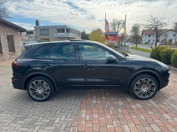 Porsche Cayenne - 7