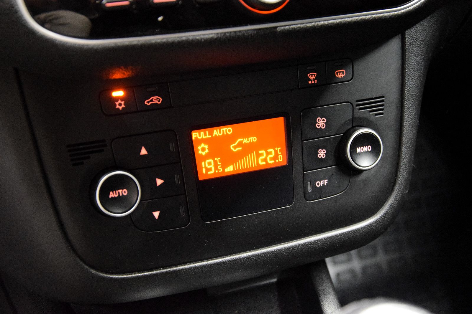 Fahrzeugabbildung Abarth Punto Evo ESTETICO  -  1. Hand & FIAT Scheckheft