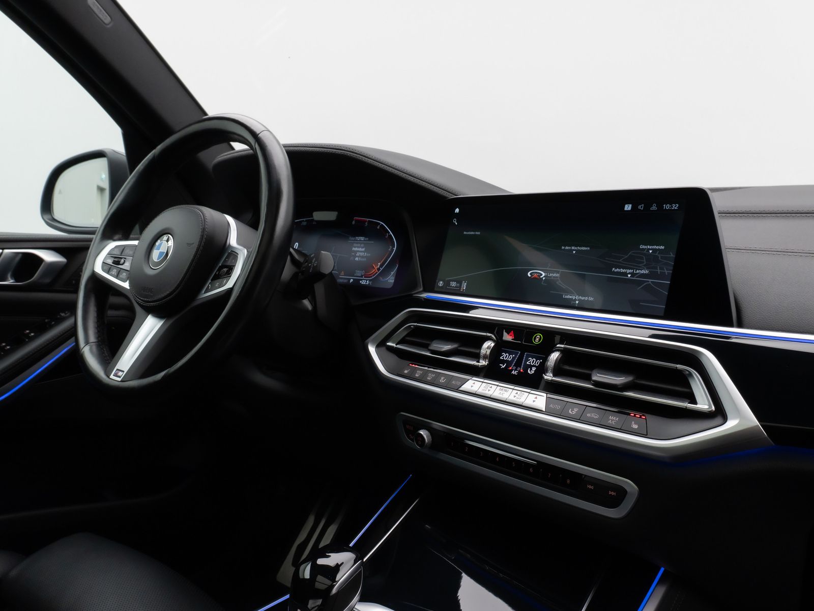 Fahrzeugabbildung BMW X5 xD40d M Sport Panorama 360° HUD DAB HiFi AHK