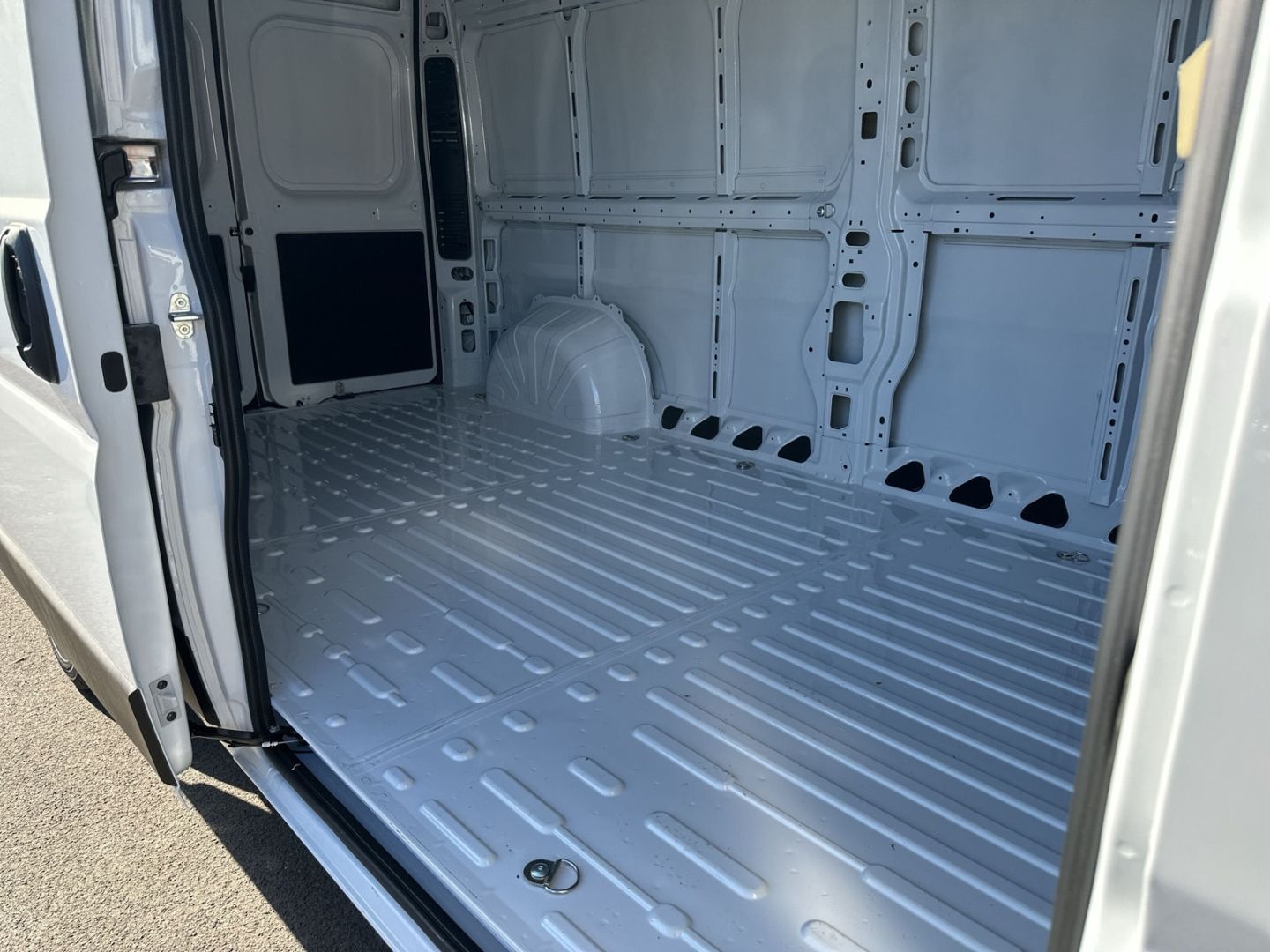 Fahrzeugabbildung Citroën Jumper 2.2 KW 35 L3H2 BlueHDi 140 AHK-abn. Navi