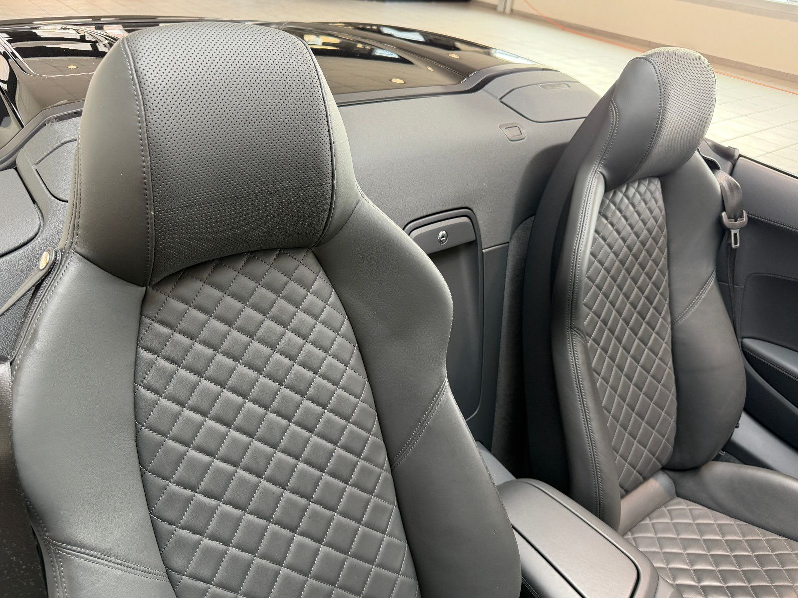 Fahrzeugabbildung Audi R8 Spyder 5.2 FSI RWD performance/BANG&OLUFSEN/