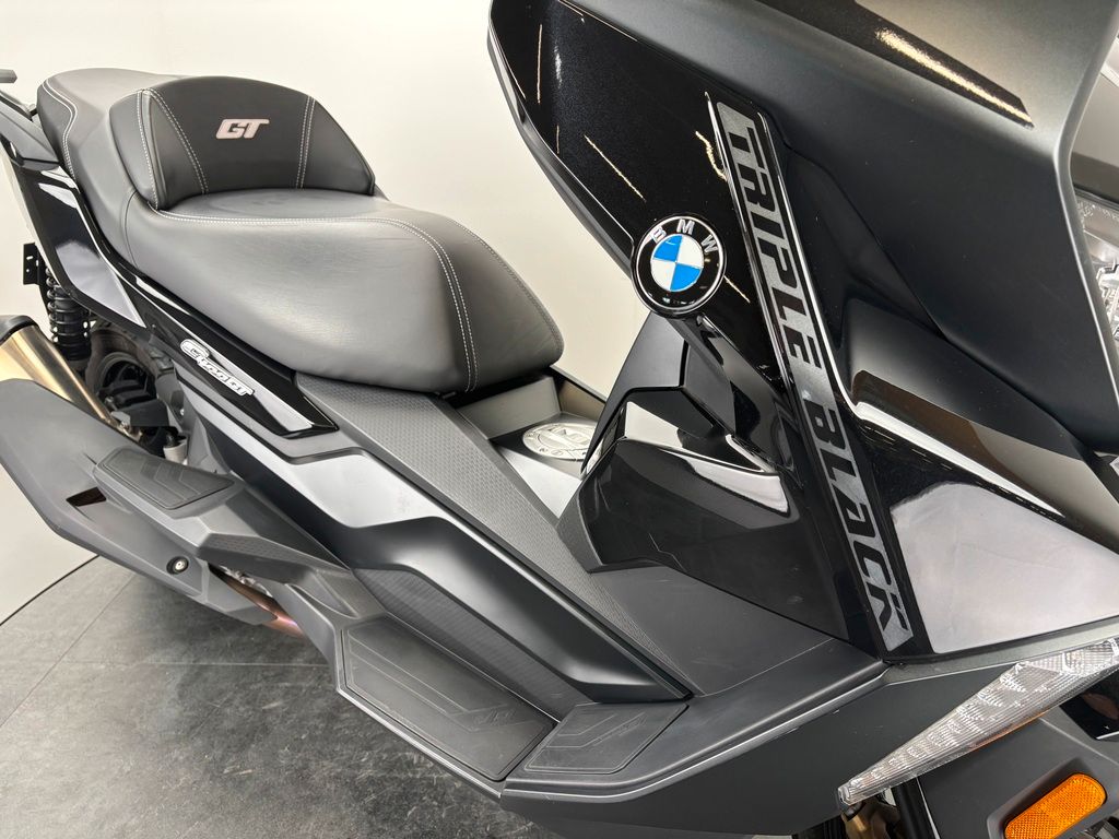 Fahrzeugabbildung BMW C400 GT *SERVICE NEU *REIFEN NEU *TÜV NEU