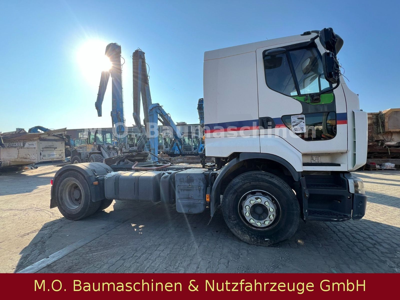 Fahrzeugabbildung Renault Premium Lander 450 / Klima / 4x2