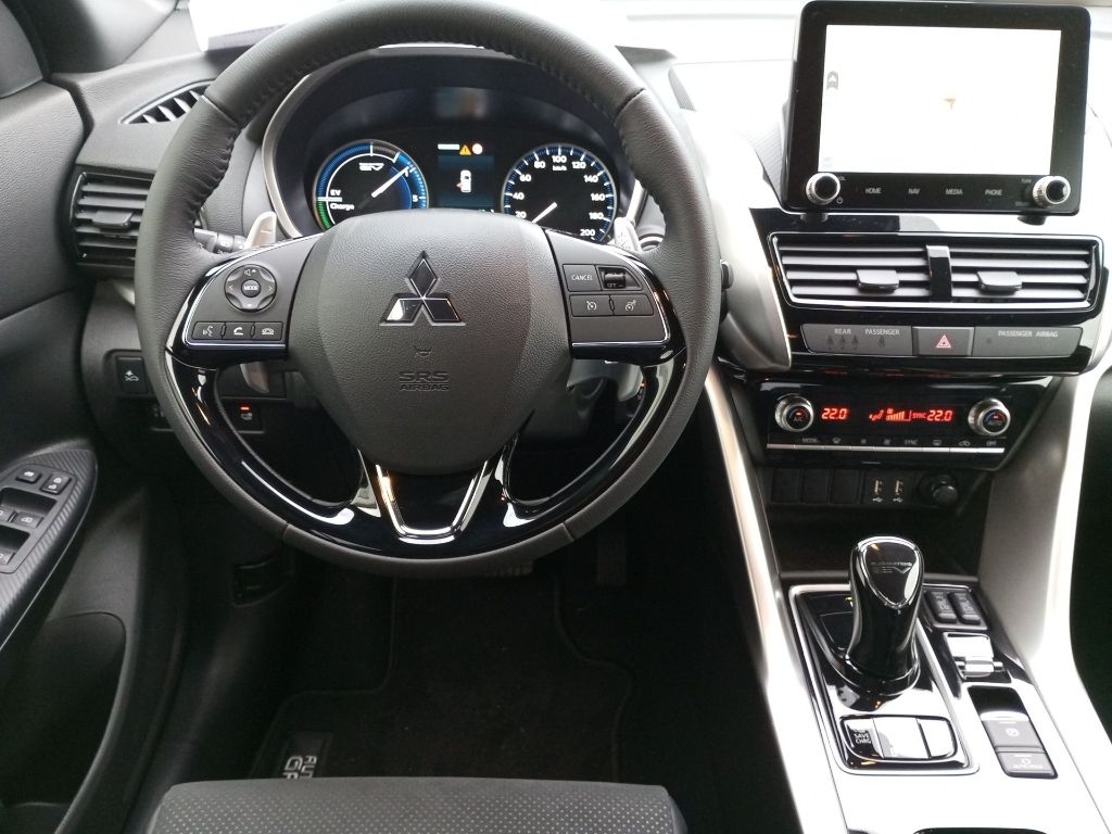 Fahrzeugabbildung Mitsubishi Eclipse Cross Plug-in Hybrid PLUS 2.4 MIVEC 4WD