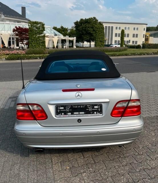 Mercedes-Benz CLK 320