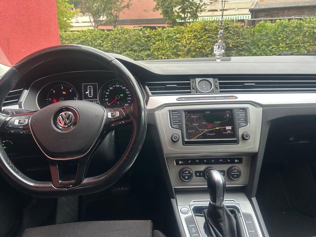 Image of Volkswagen Passat Variant