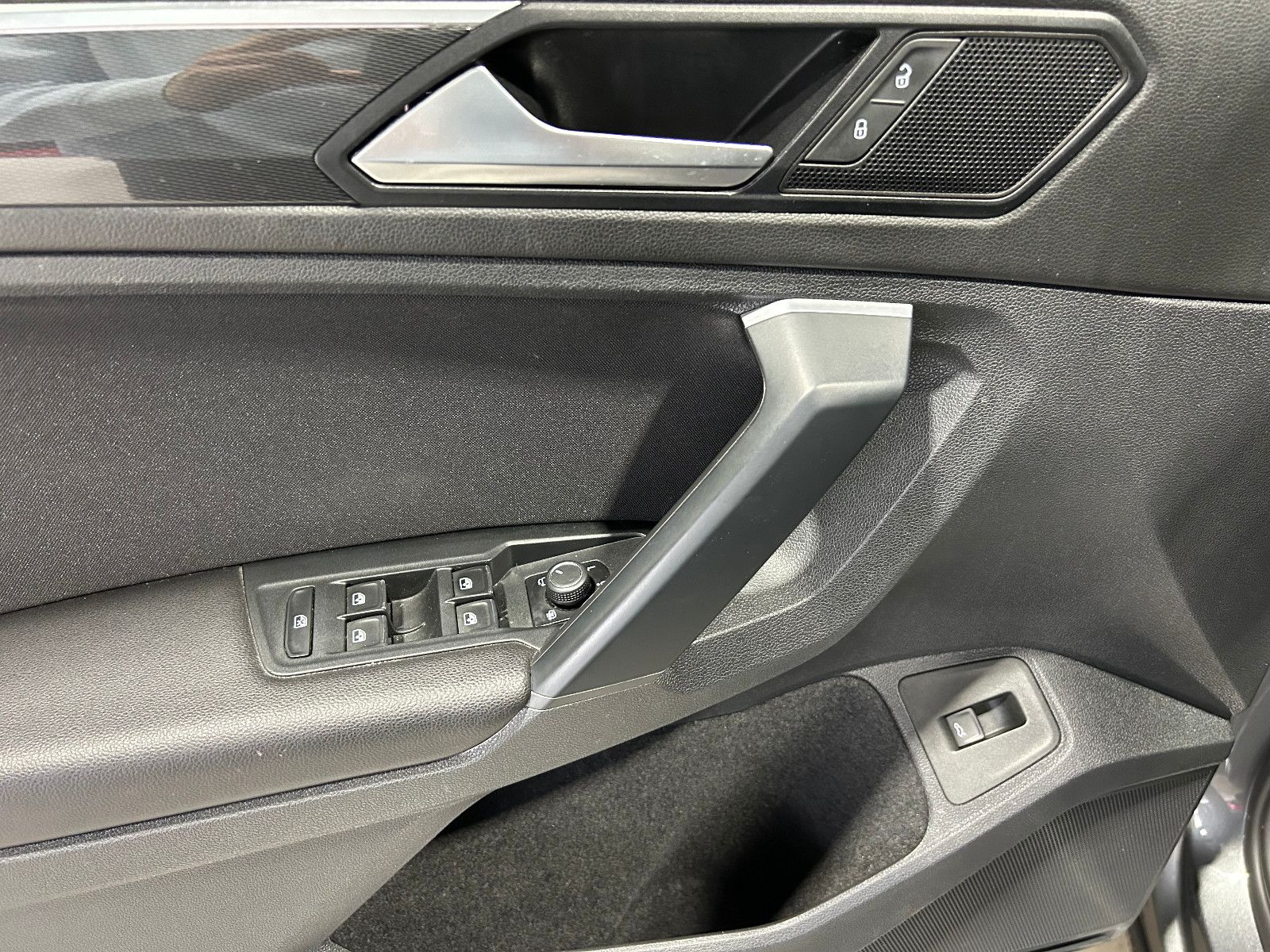 Fahrzeugabbildung Volkswagen Tiguan Highline BMT/PANO/ACC/APPLE/ALCANTARA/KAM