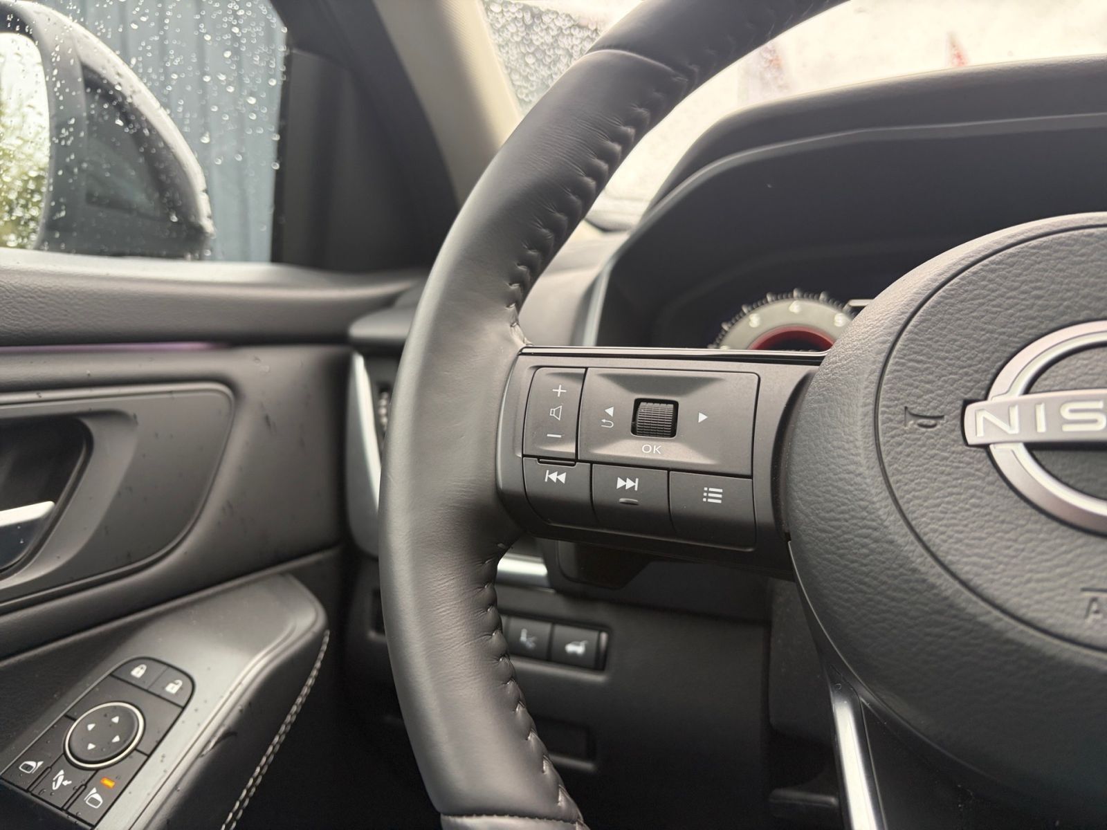 Fahrzeugabbildung Nissan Qashqai 1.3 DIG-T MHEV N-Connecta*Navi*SHZ*PANO*