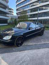 Mercedes-Benz S 500 -