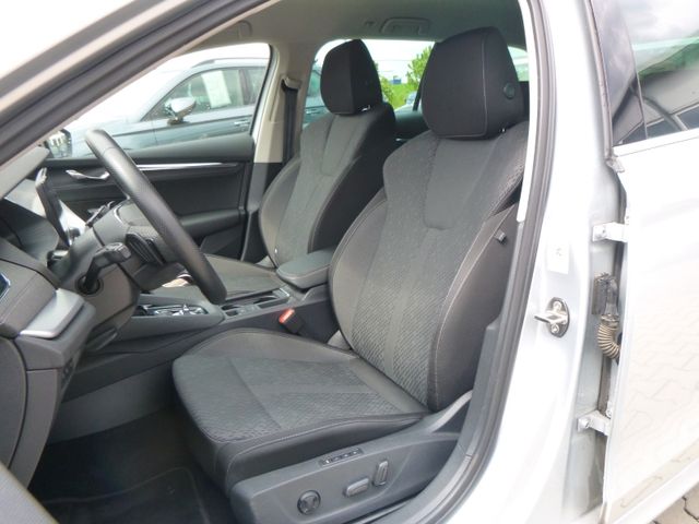 Fahrzeugabbildung Skoda Octavia 2,0 TDI DPF Kombi >AUT/AHK/NAVI/LED/SHZ<