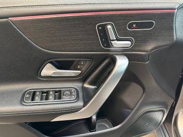 Mercedes-Benz CLA 220 d 4Matic *Multibeam*AHK*LED*Navi*