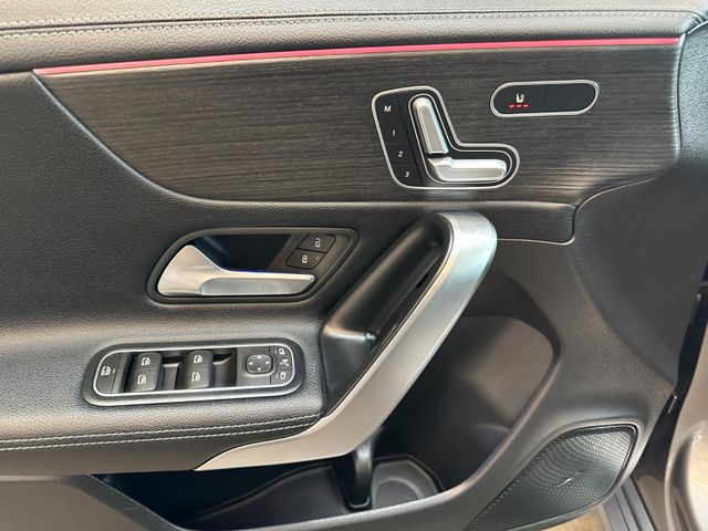 Mercedes-Benz CLA 220 d 4Matic *Multibeam*AHK*LED*Navi*
