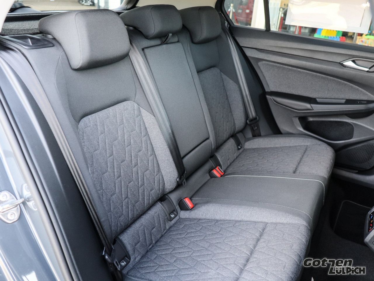 Fahrzeugabbildung Volkswagen Golf VIII Move1,5 TSI Navi ACC AHK Light Assist