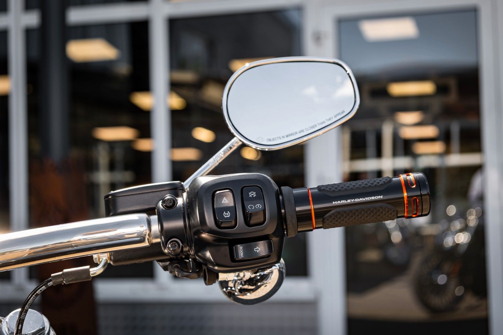 Fahrzeugabbildung Harley-Davidson BREAKOUT FXBR 117 ci - Jekill & Hyde
