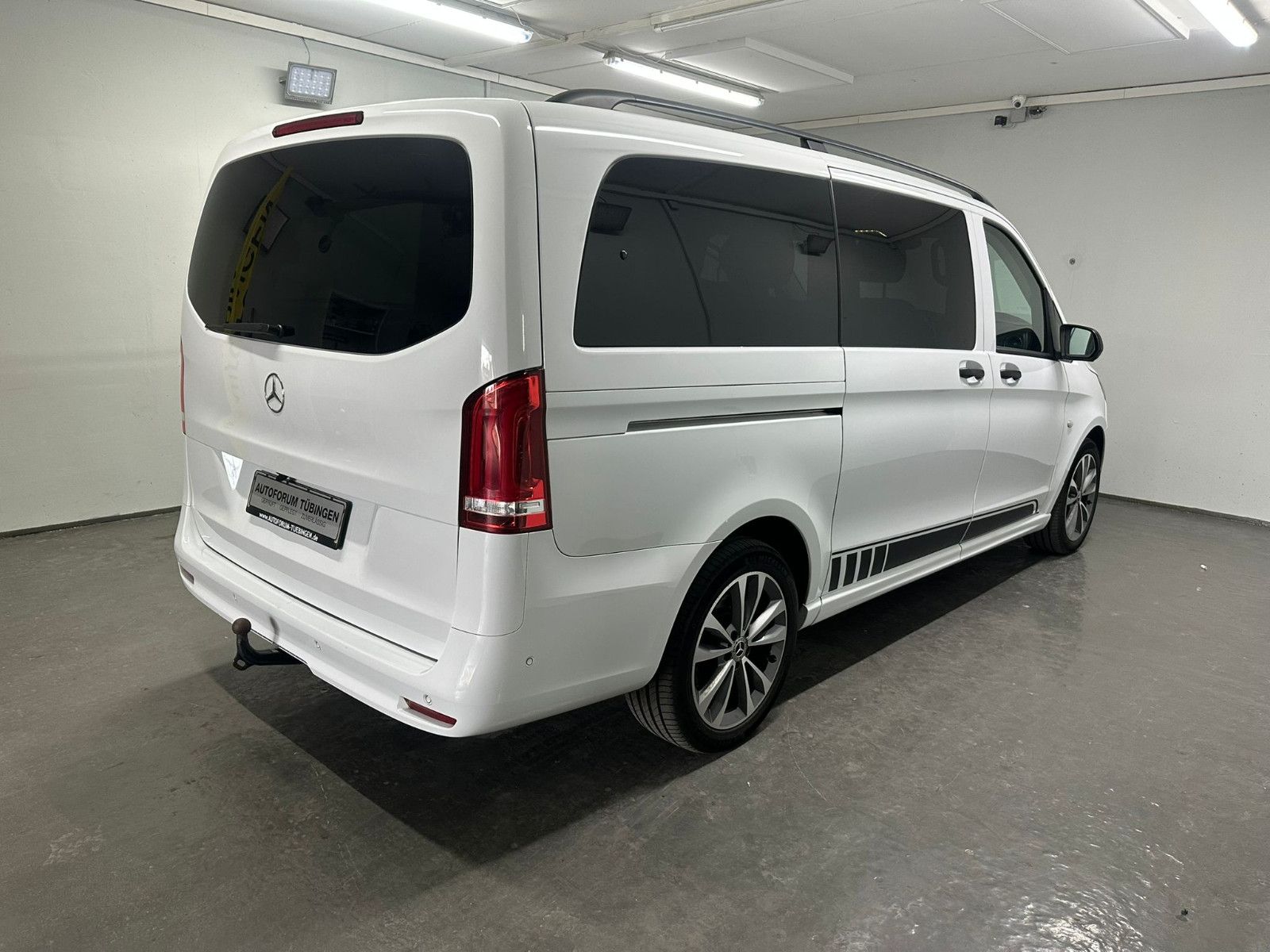 Fahrzeugabbildung Mercedes-Benz Vito 119CDI Tourer Lang EDITION*DISTRO*AHK*LED*