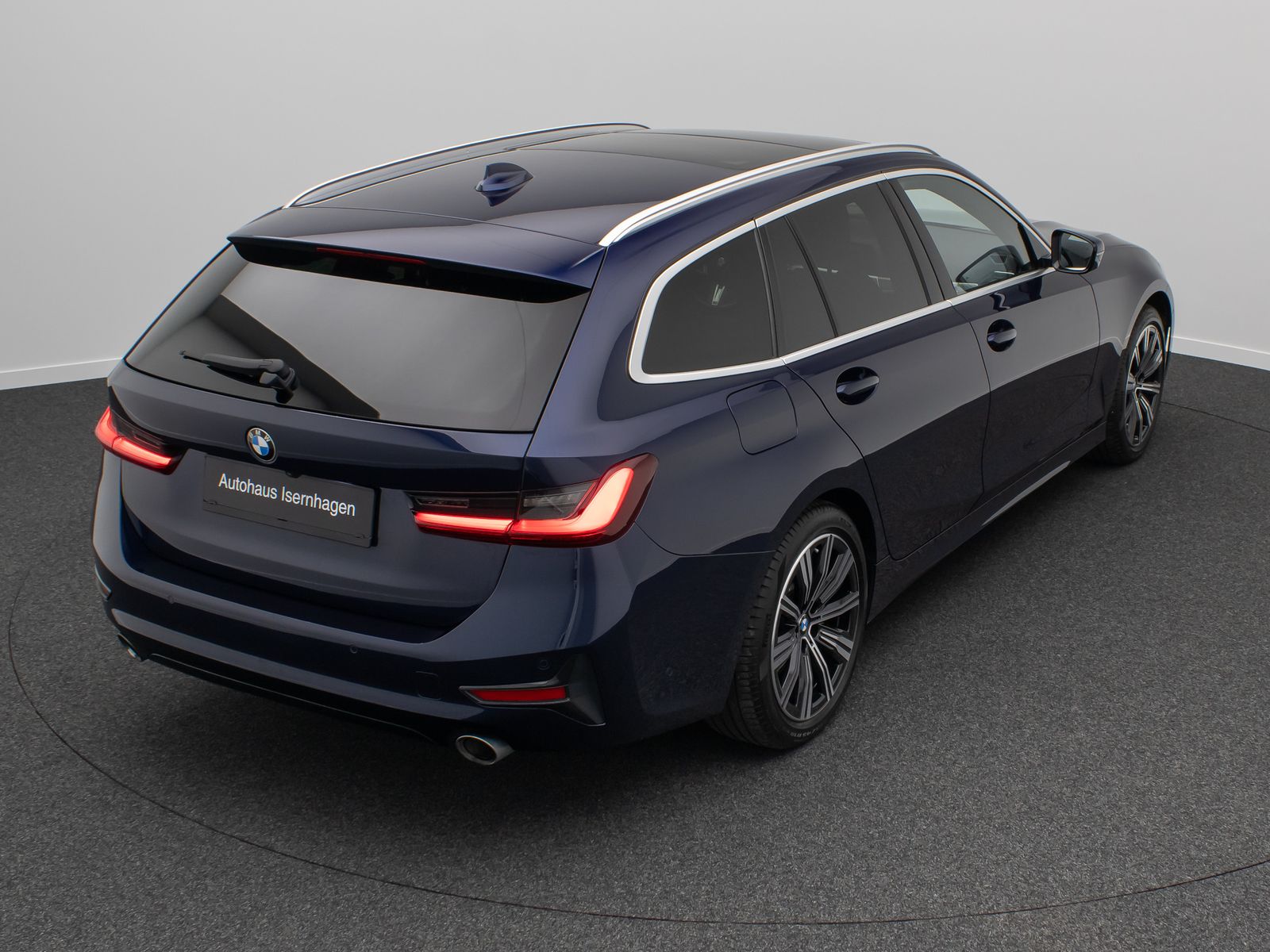 Fahrzeugabbildung BMW 330d xD SportLine DAB Laser DisKey HiFi Panorama