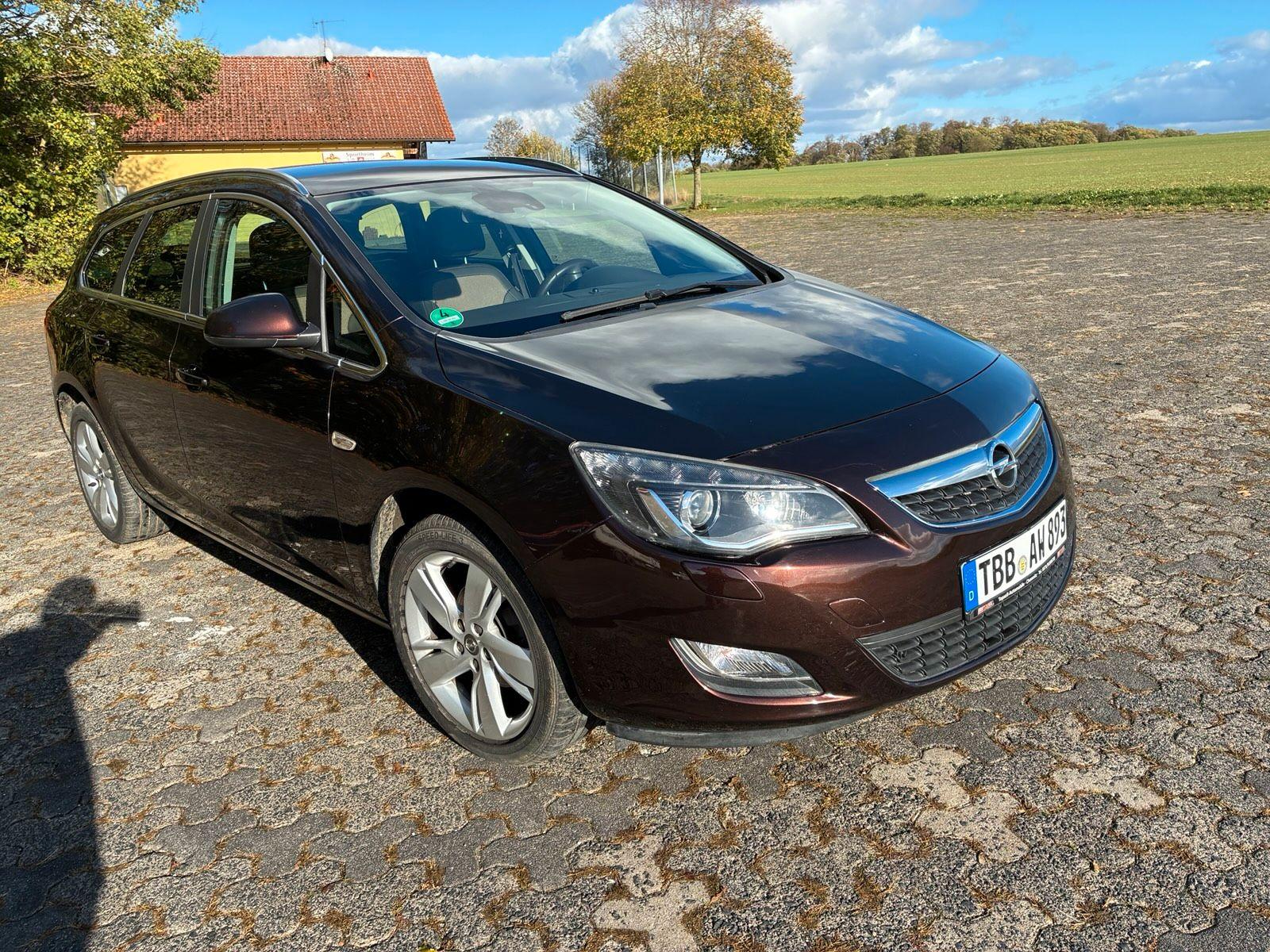 Opel Astra 2012 — engine 140 HP (103kW)