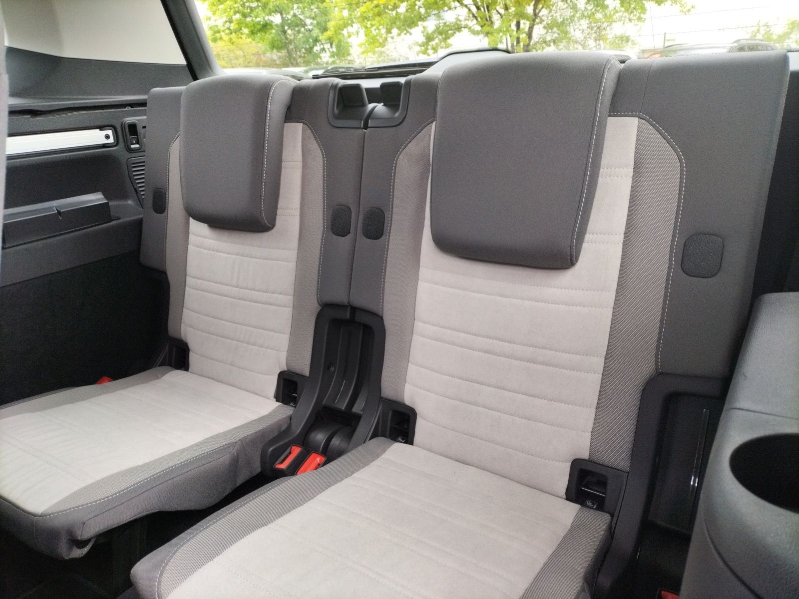 Fahrzeugabbildung Volkswagen Touran TDI Highline DSG LED AHK Navi AID ACC RFK