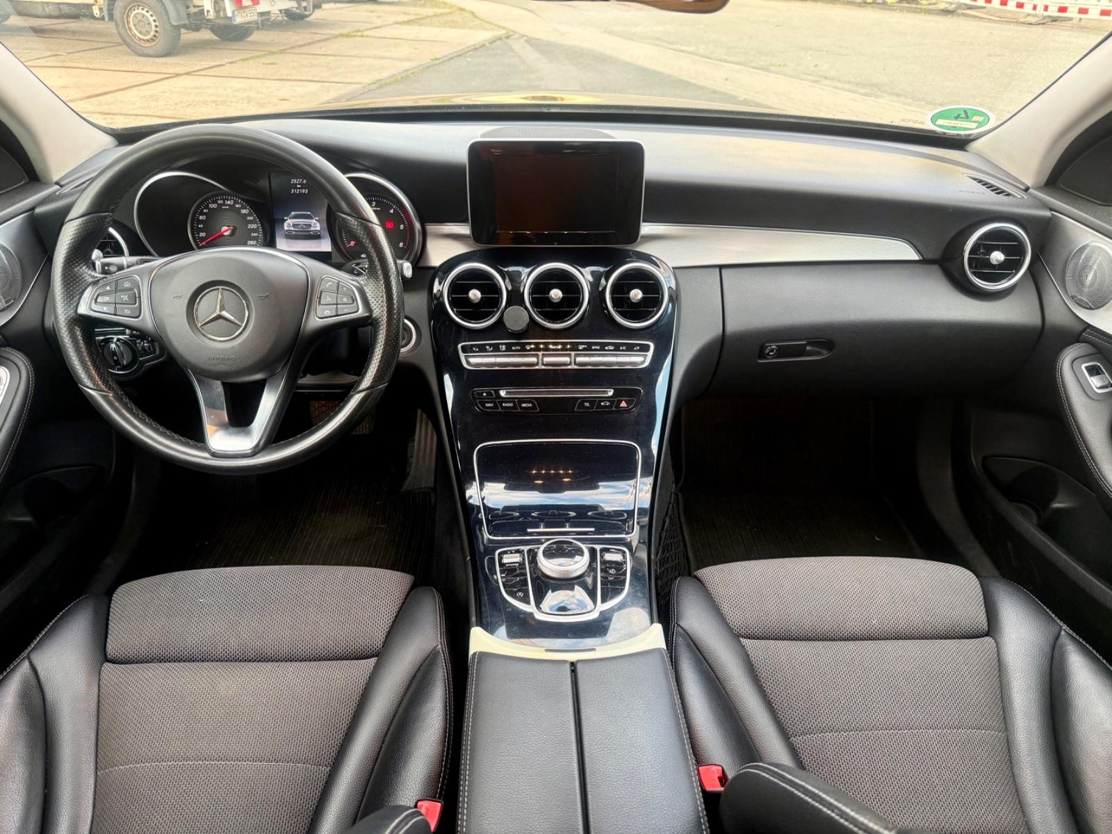 Mercedes-Benz C250 2015 — photo 8