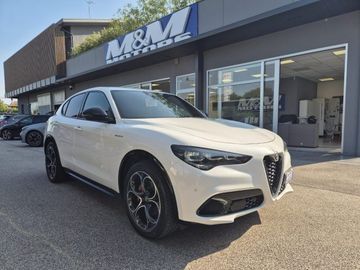 Alfa-Romeo Stelvio - 1