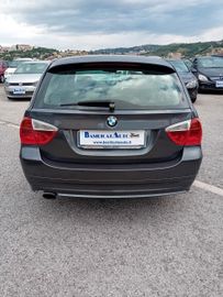 BMW 320 - 4