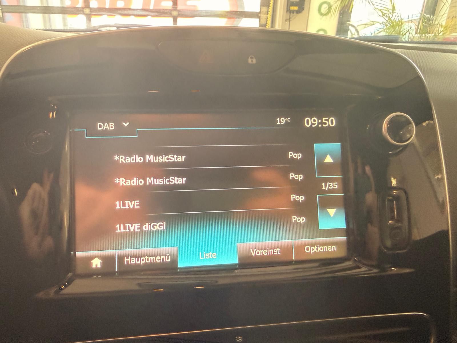 Fahrzeugabbildung Renault Clio IV Limited / KLIMA/ KEYLESS/TÜV SERVICE NEU