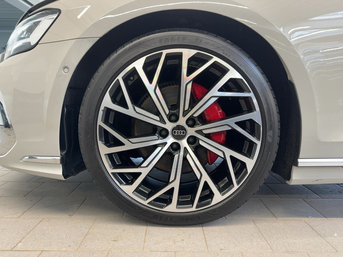 Audi A8 - Bild 19