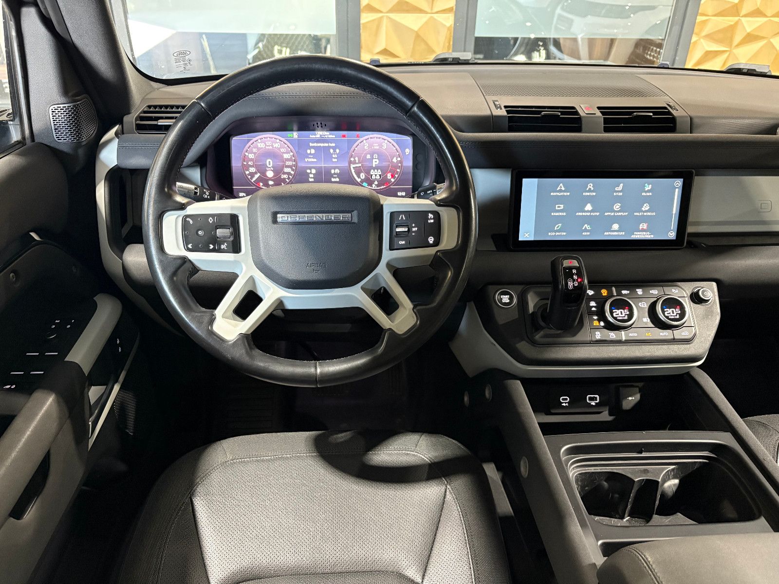Fahrzeugabbildung Land Rover Defender 110 SE/MEMORY/PANO/360°/APPLE/SHZ/NAVI/