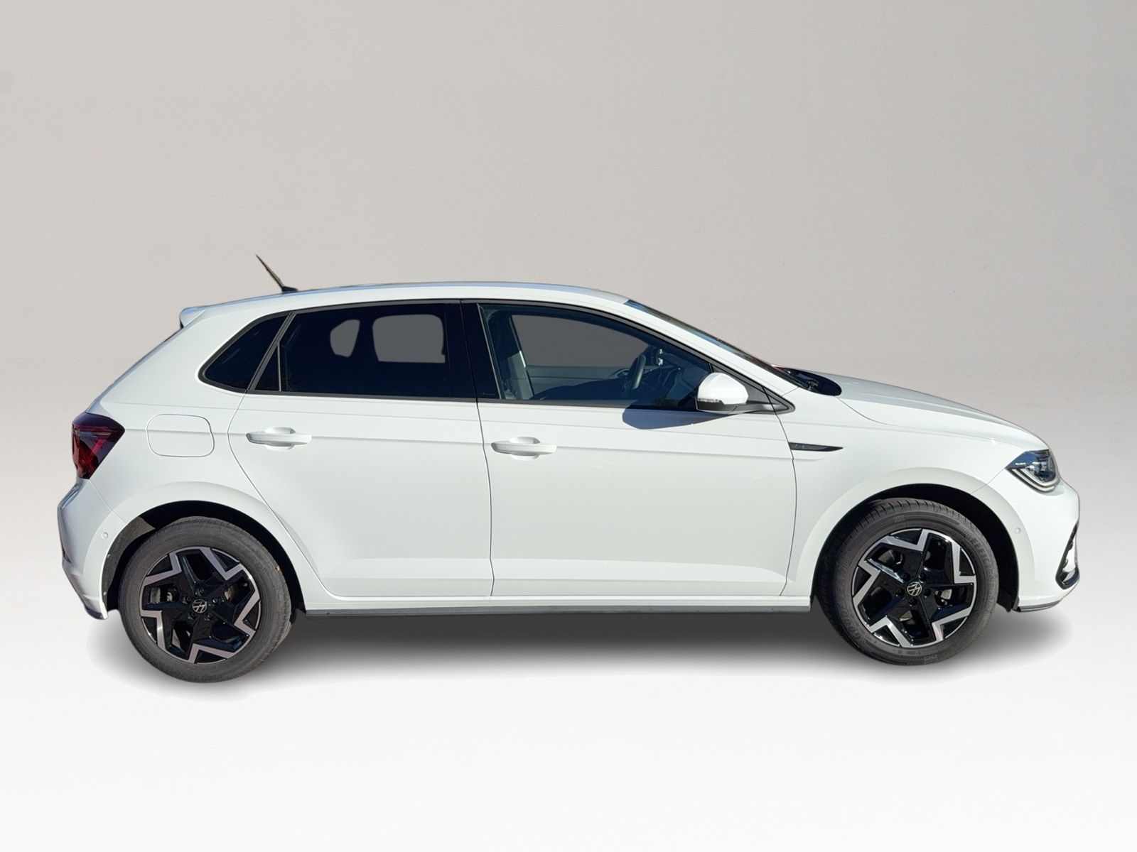 Polo R-Line 1.0 TSI, IQ Drive, Rear view, keyles
