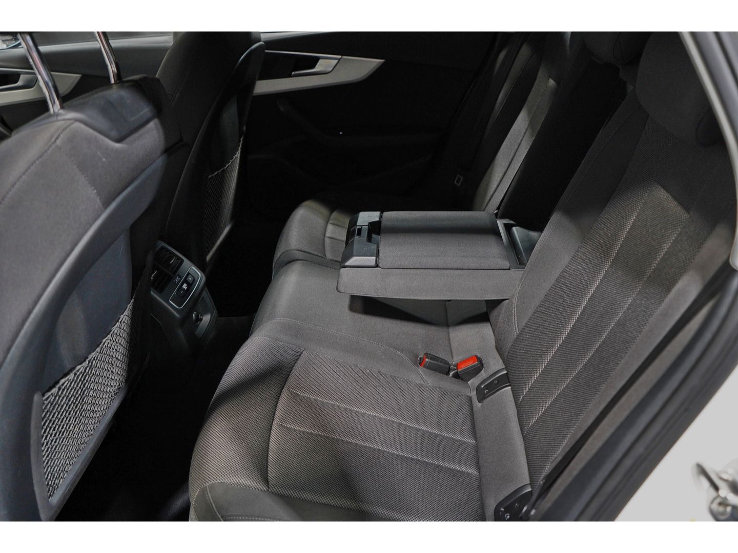 Audi A4 - Bild 10