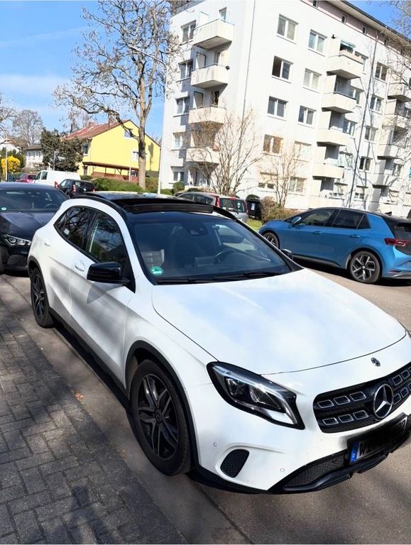 Image of Mercedes-Benz GLA 200
