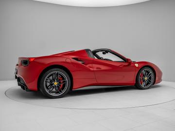 صورة 6 لـ 2015 Ferrari 488 SPIDER
