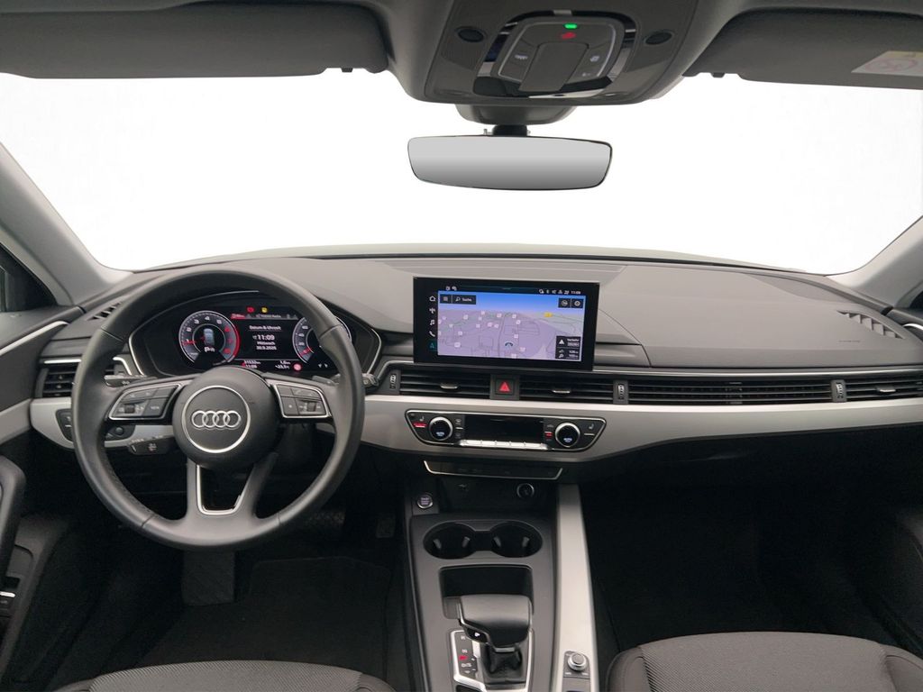 AUDI A4 2024