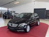 Mercedes-Benz B 200 Aut - Mercedes-Benz B 200 mit Benzin-Antrieb: Navigationssystem