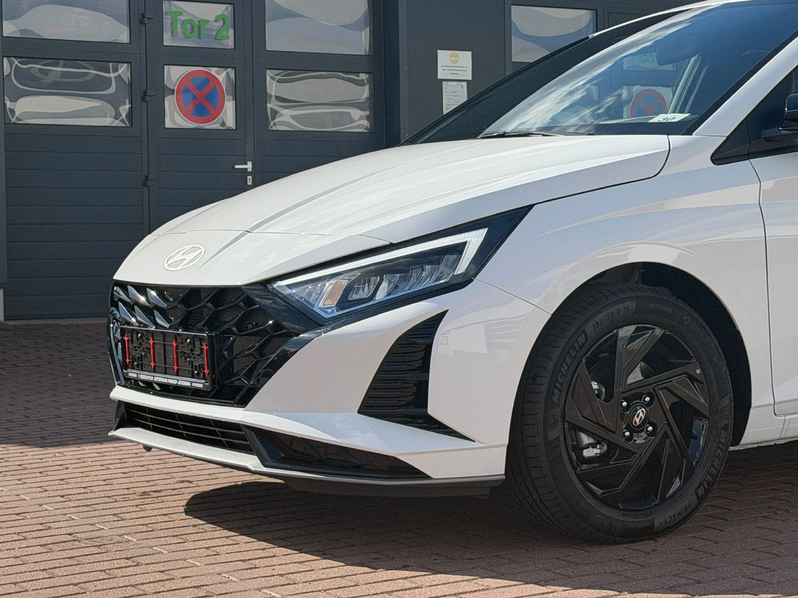 Fahrzeugabbildung Hyundai i20 1.0 T-GDI Blackline *Navi*RFKamera*LED*BOSE*