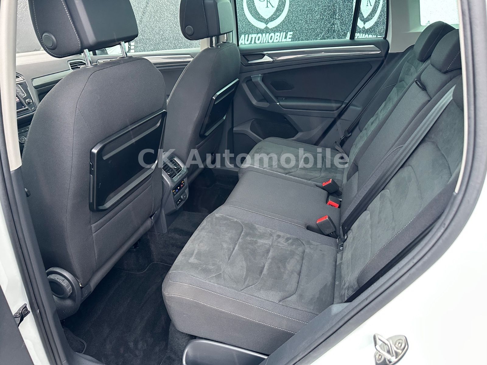 Fahrzeugabbildung Volkswagen Tiguan Highline DSG 2.0TDI 4Motion/Head-Up/Pano
