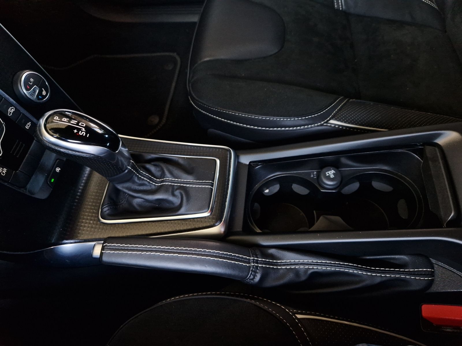 Fahrzeugabbildung Volvo V40 R-Design KLIMA LED NAVI ALU