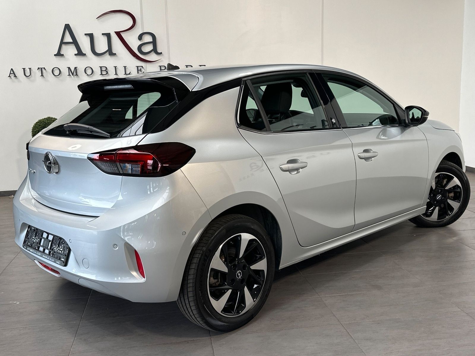 Fahrzeugabbildung Opel Corsa e Elegance NAV+LED+KAMERA+SHZ+VCOCK+TOTW