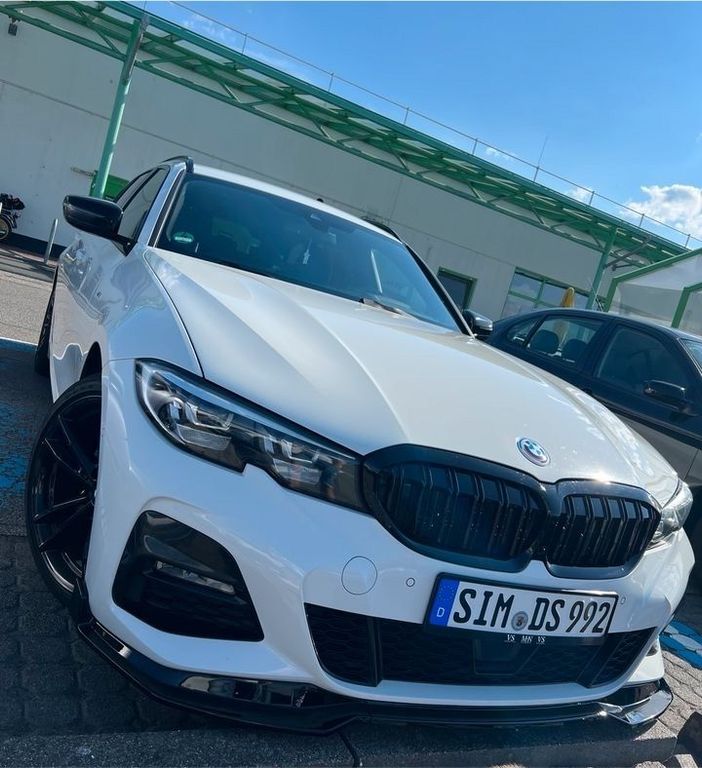 Image of BMW 320