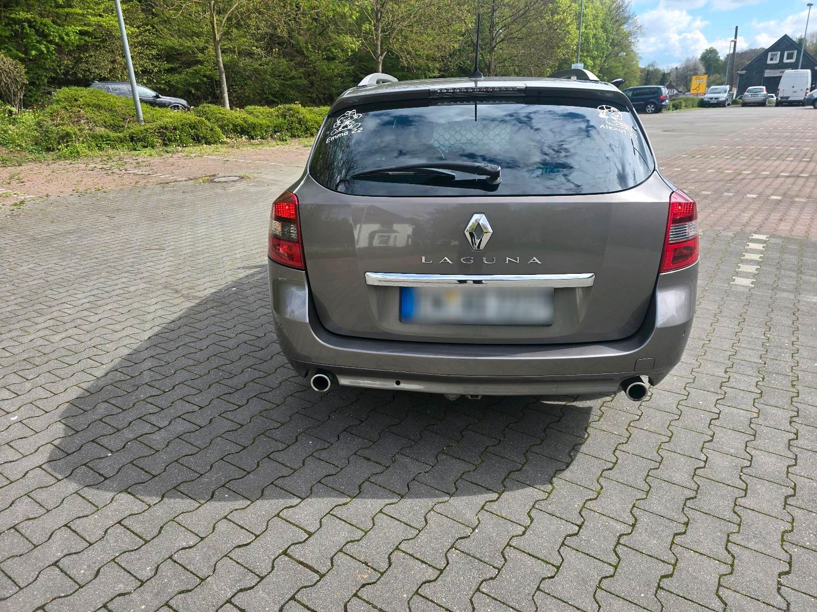 Renault Laguna 2010 — engine 150 HP (110kW)