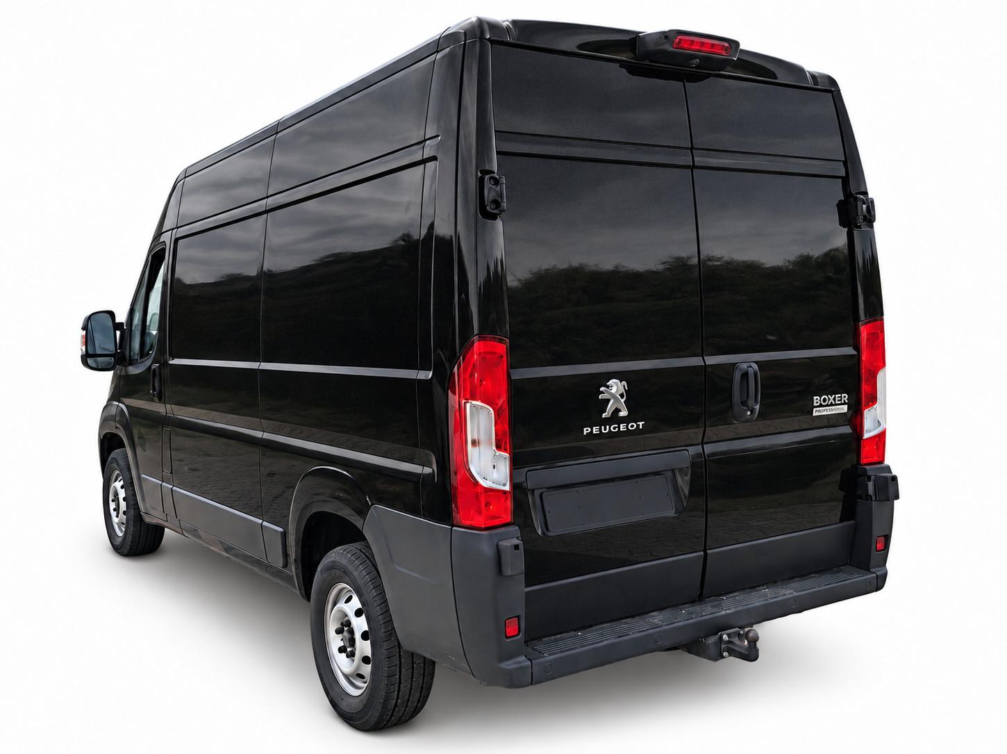 Peugeot Boxer L2H2 2x VORHANDEN / AHK / NAVI / REGAL /
