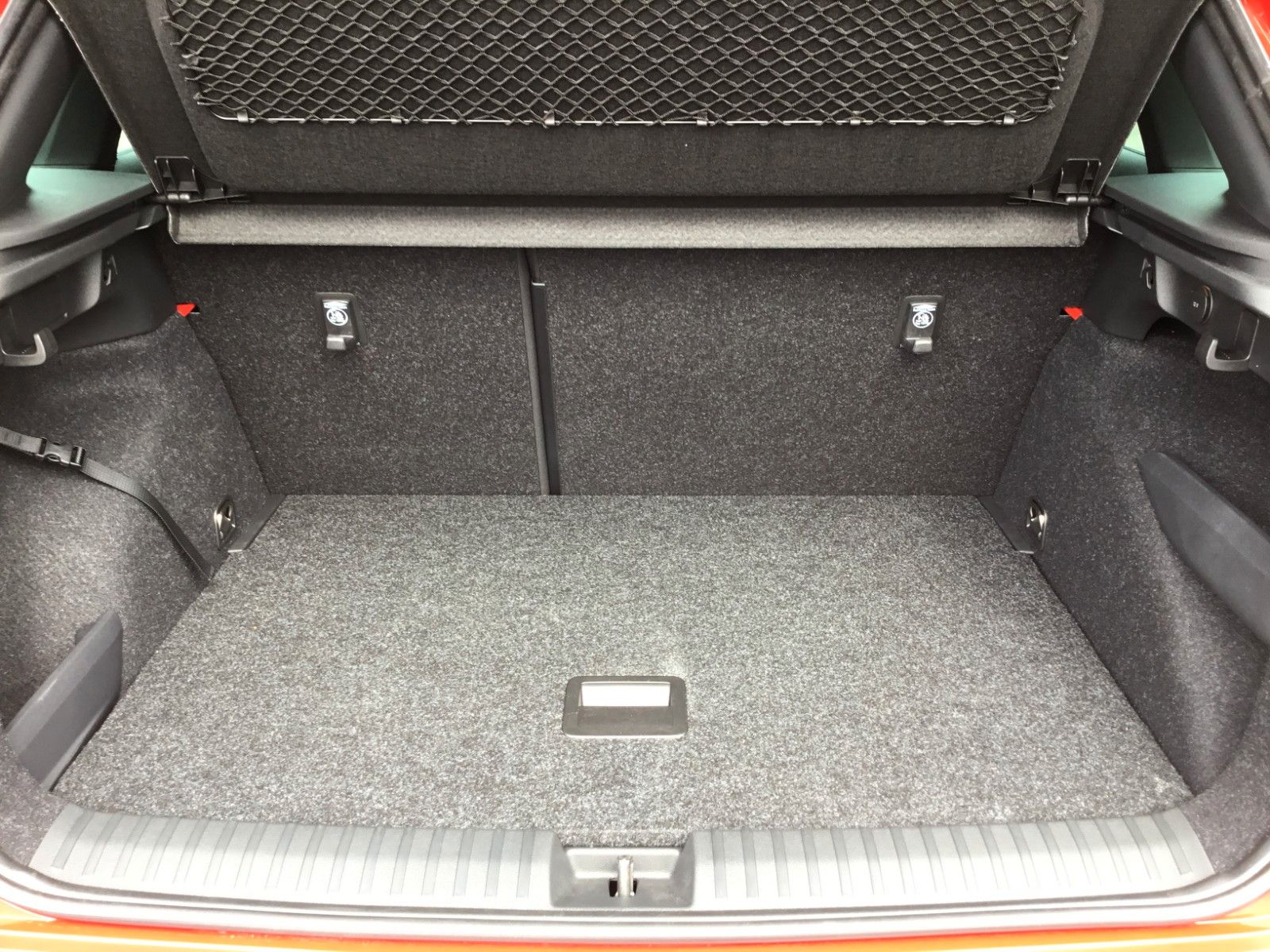 Fahrzeugabbildung SKODA Kamiq 1.5 TSI DSG Monte Carlo+AHK+Navi+Kamera