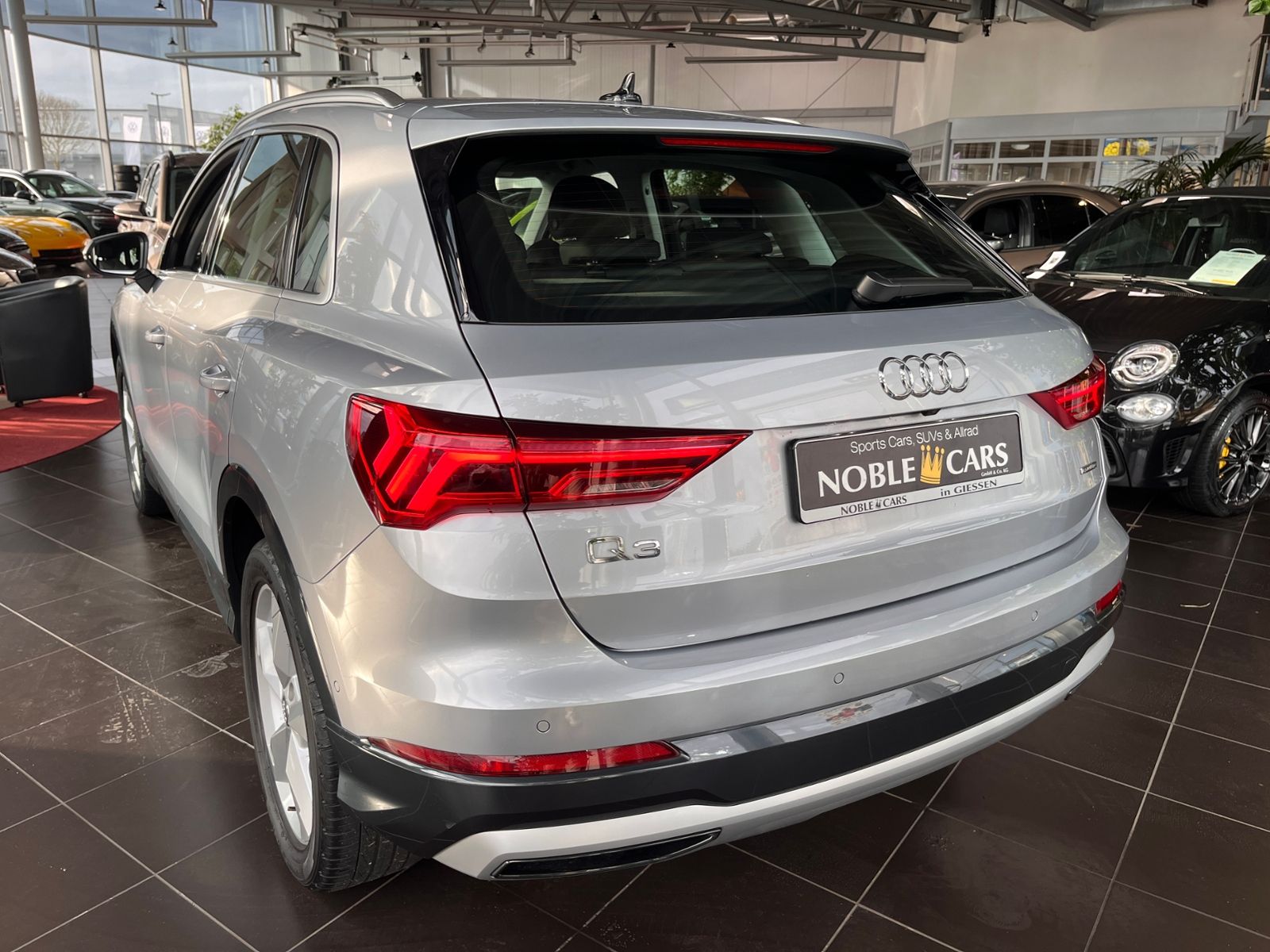 Fahrzeugabbildung Audi Q3 40 TFSI quattro advanced LED NAVI ALU