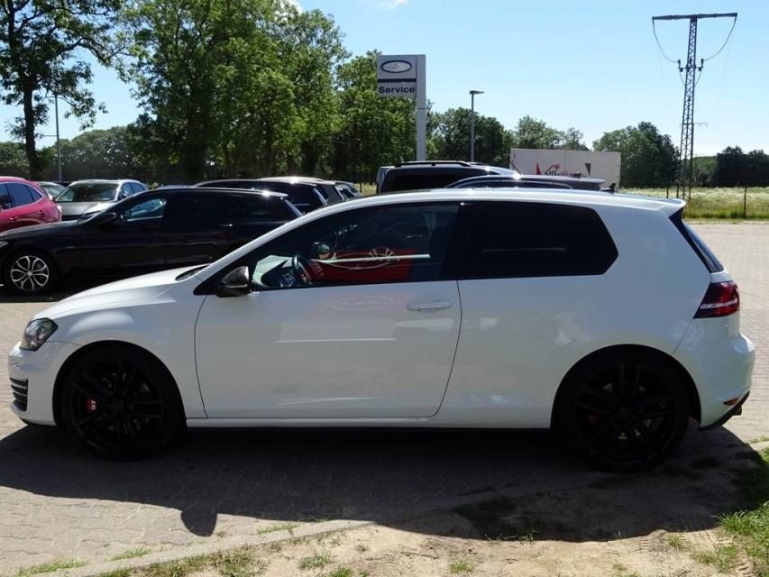 Fahrzeugabbildung Volkswagen Golf VII 2.0 TSI GTI Performance Navi RFK