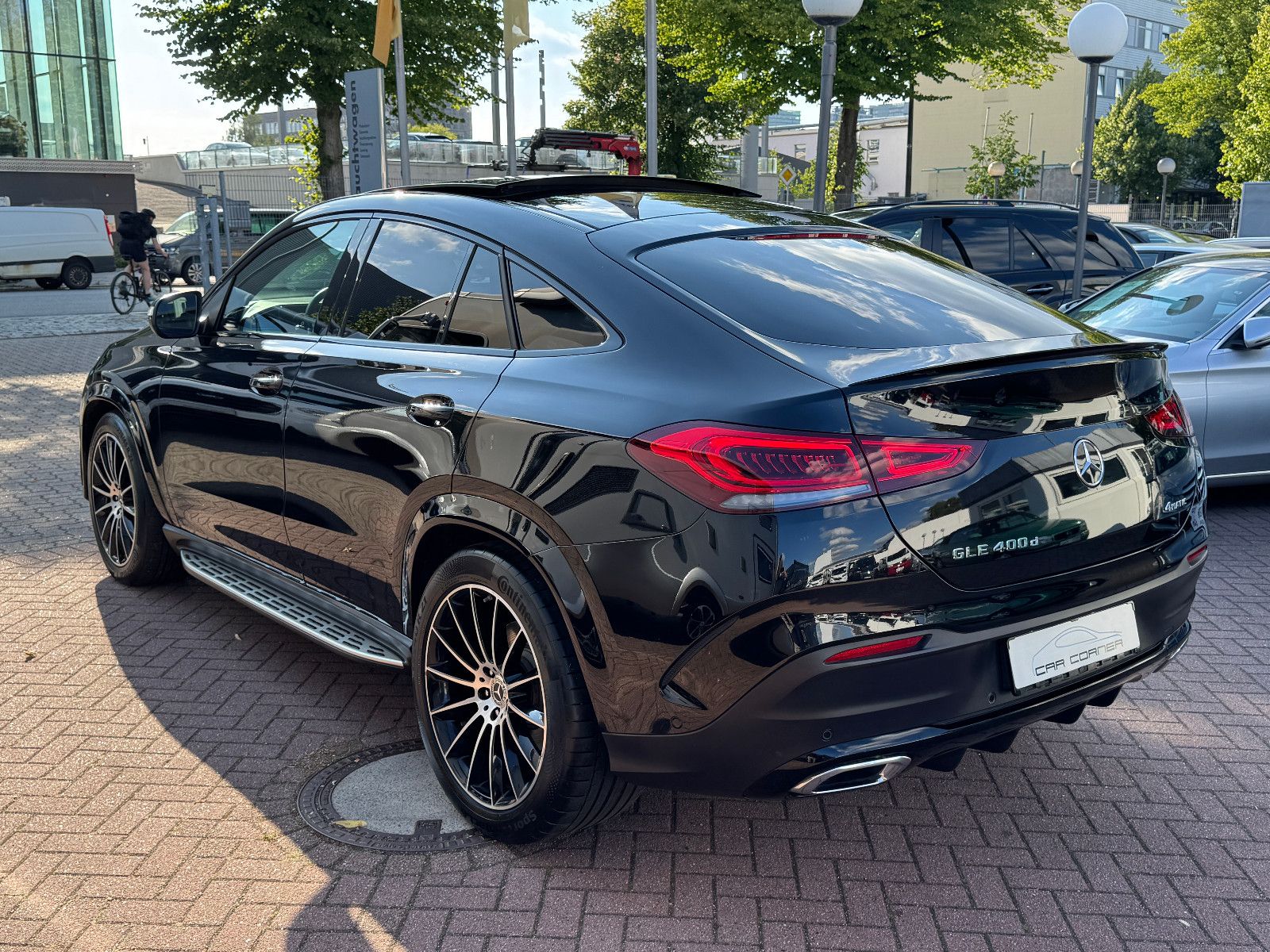 Fahrzeugabbildung Mercedes-Benz GLE 400 d Coupe AMG LINE PANO AIRMATIC 21 ZOLL