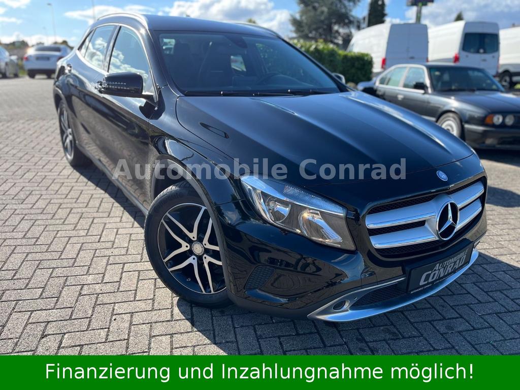 Mercedes-Benz GLA 220