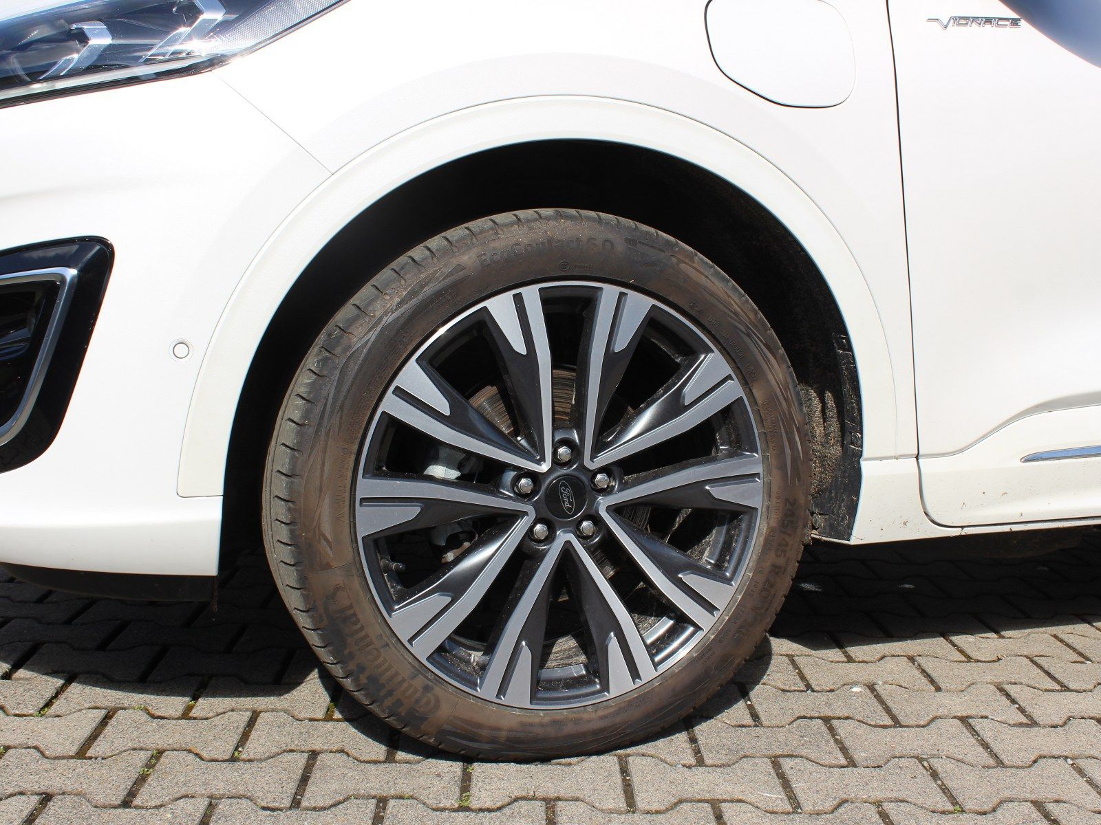 Fahrzeugabbildung Ford Kuga Plug-In Hybrid Vignale 2,5 Duratec